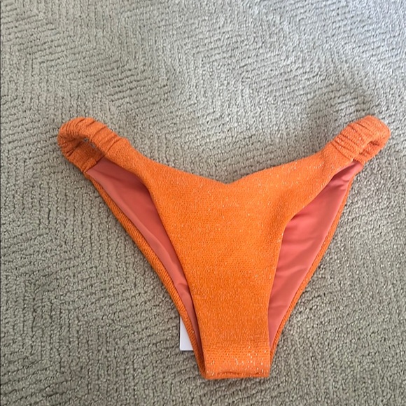 Beach Riot - Picture 2 of 3